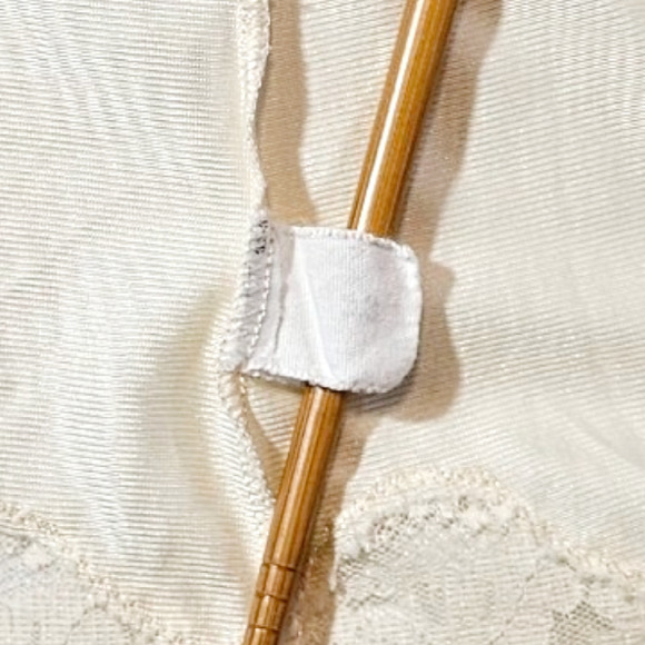 VTG EUC 70's Romantic Floral Lace Edge Trim Elastic Waist Half Slip Sz. S Ivory - Picture 4 of 7